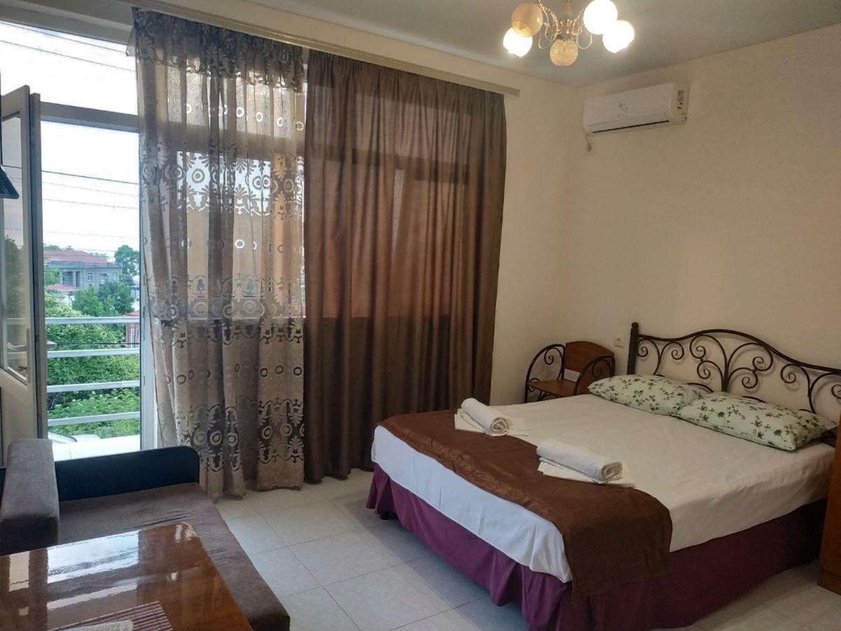 Guest House U Antoniny Gagra Quarto foto